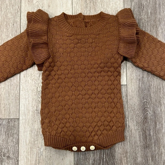 Knitted Ruffle Romper - Picture 6 of 9